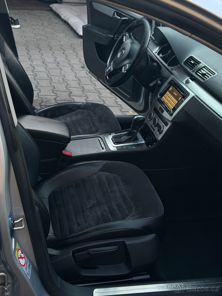 2013 Volkswagen PASSAT - 2