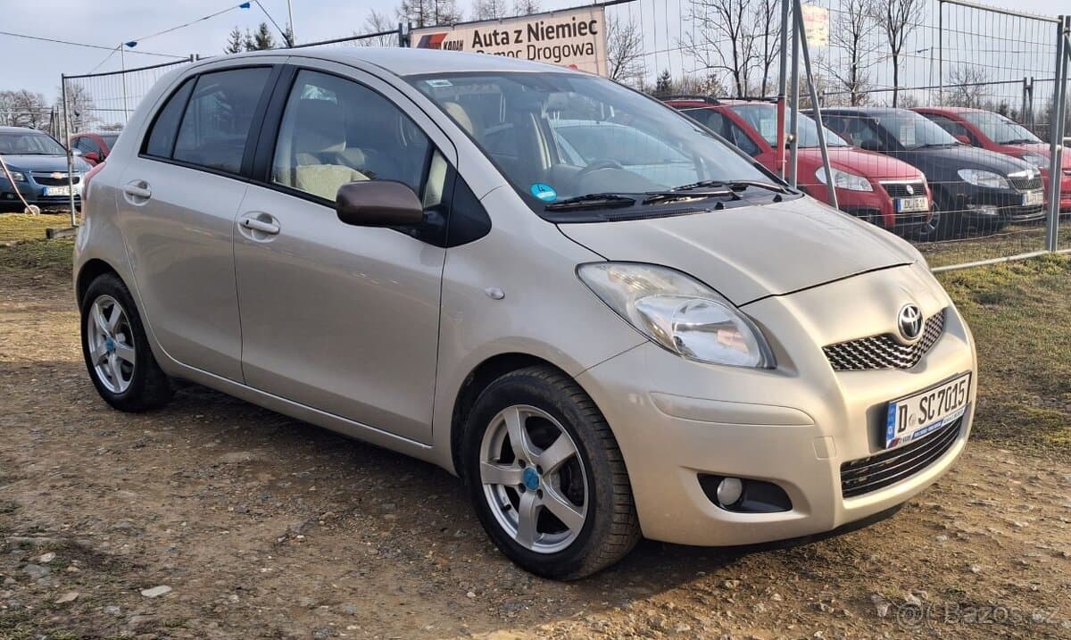 2010 Toyota YARIS - 2