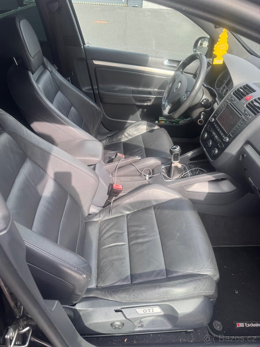 2005 Volkswagen GOLF - 2