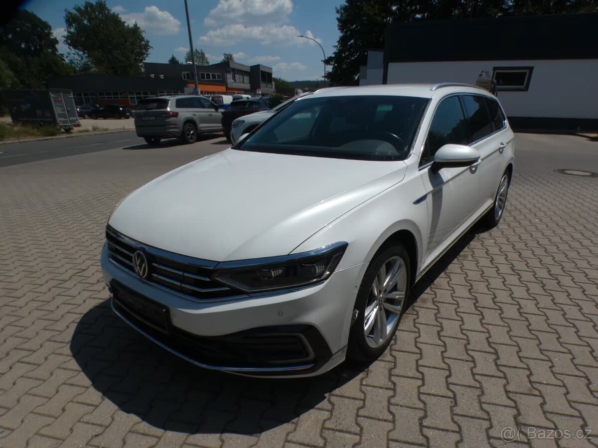 2020 Volkswagen PASSAT - 2