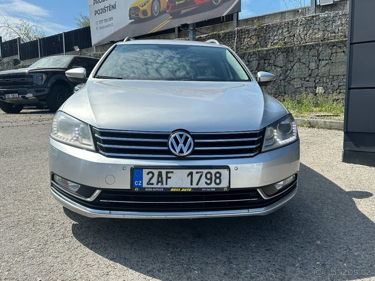 2011 Volkswagen PASSAT - 2