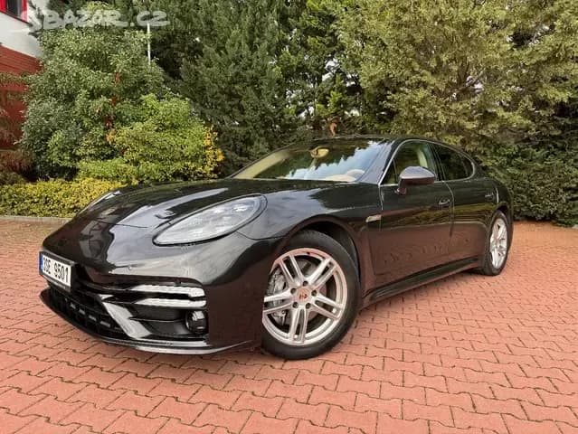 2012 Porsche PANAMERA - 2
