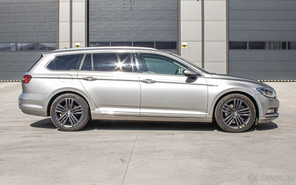 2016 Volkswagen PASSAT - 2