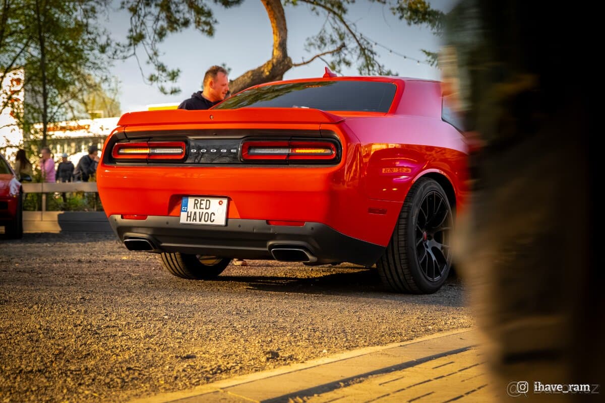 2015 Dodge CHALLENGER - 2