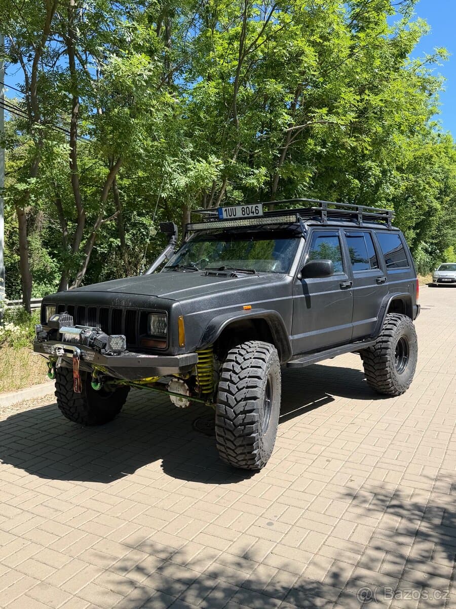 Jeep CHEROKEE - 2