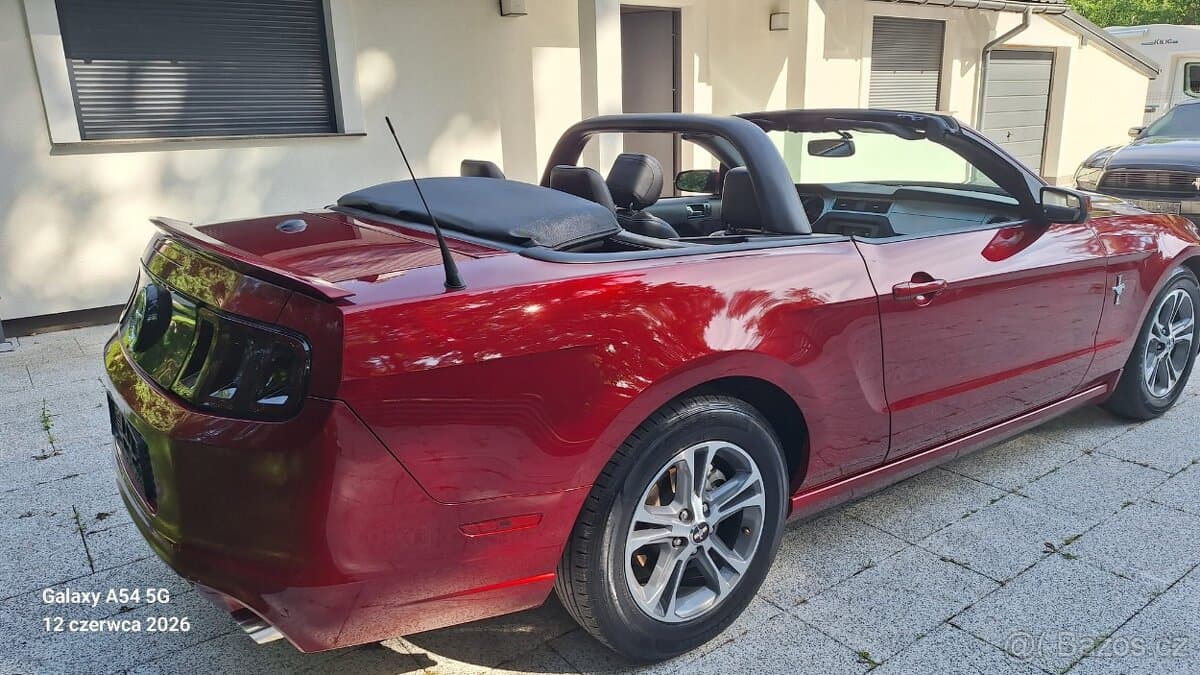 2013 Ford MUSTANG - 2