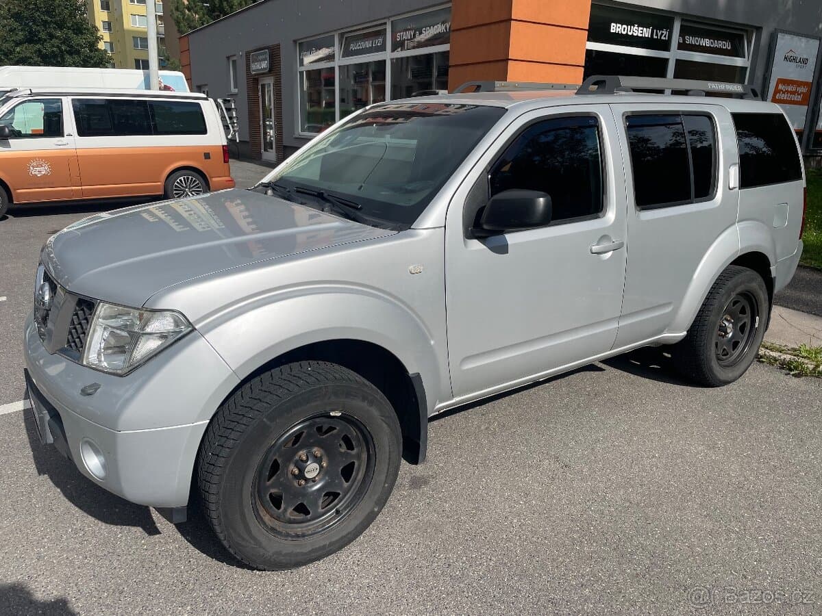 2005 Nissan PATHFINDER - 2