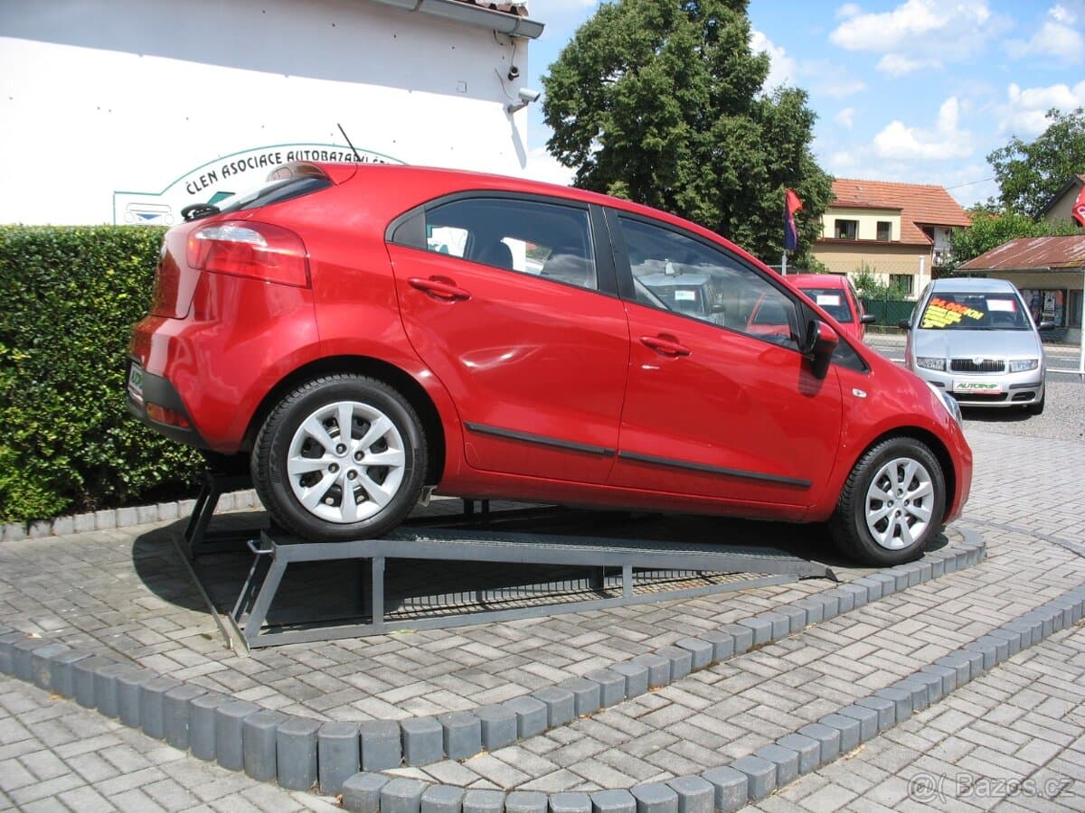 2014 Kia RIO - 2