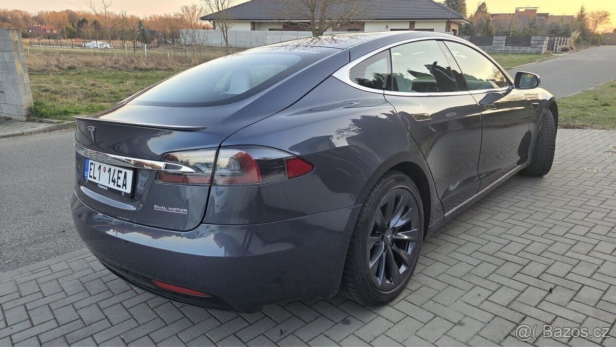2020 Tesla MODEL S - 2
