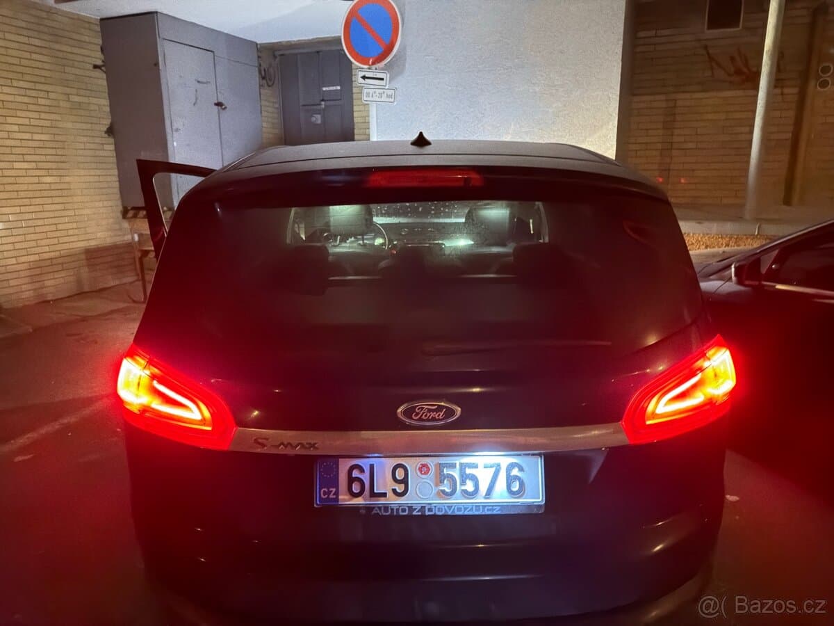 2011 Ford S-MAX - 2