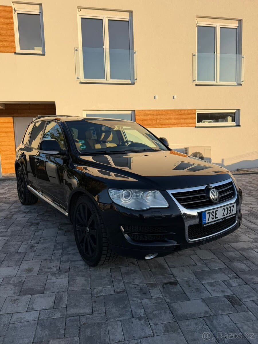 2010 Volkswagen TOUAREG - 2