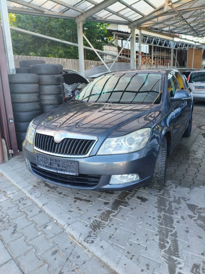Škoda OCTAVIA - 2