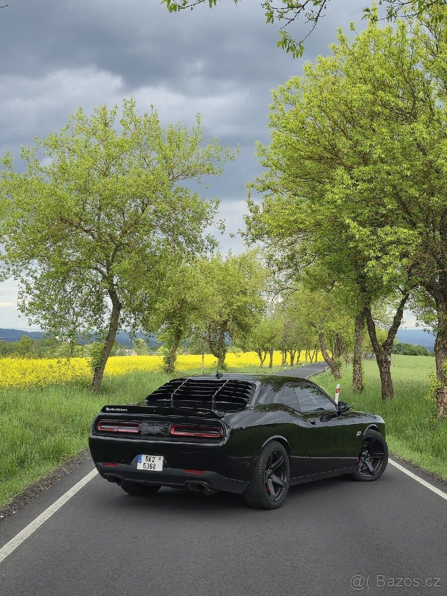 2018 Dodge CHALLENGER - 2