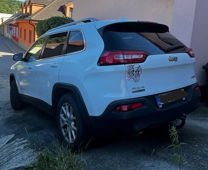 2015 Jeep CHEROKEE - 2