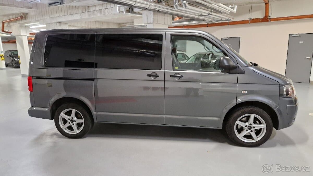 2011 Volkswagen MULTIVAN - 2