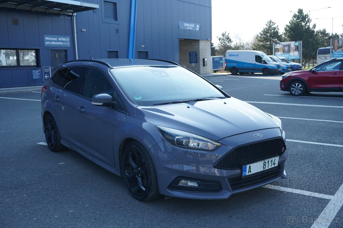 2017 Ford FOCUS - 2