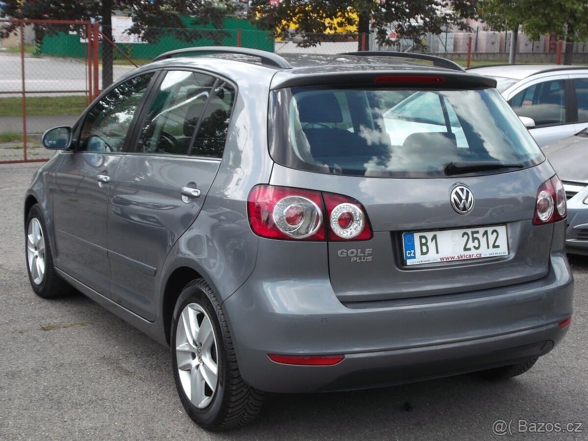 2010 Volkswagen GOLF - 2