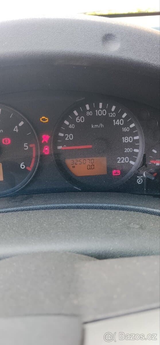 Nissan NAVARA - 2
