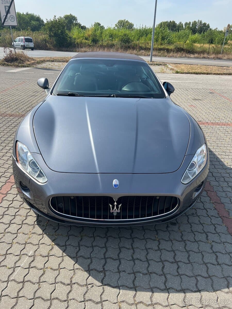 2011 Maserati GRANCABRIO - 2