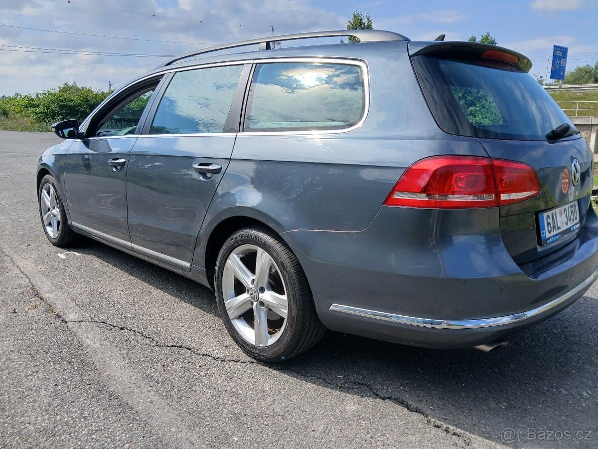 2013 Volkswagen PASSAT - 2