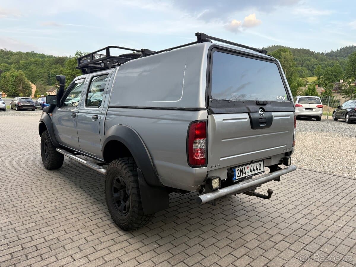2005 Nissan NAVARA - 2