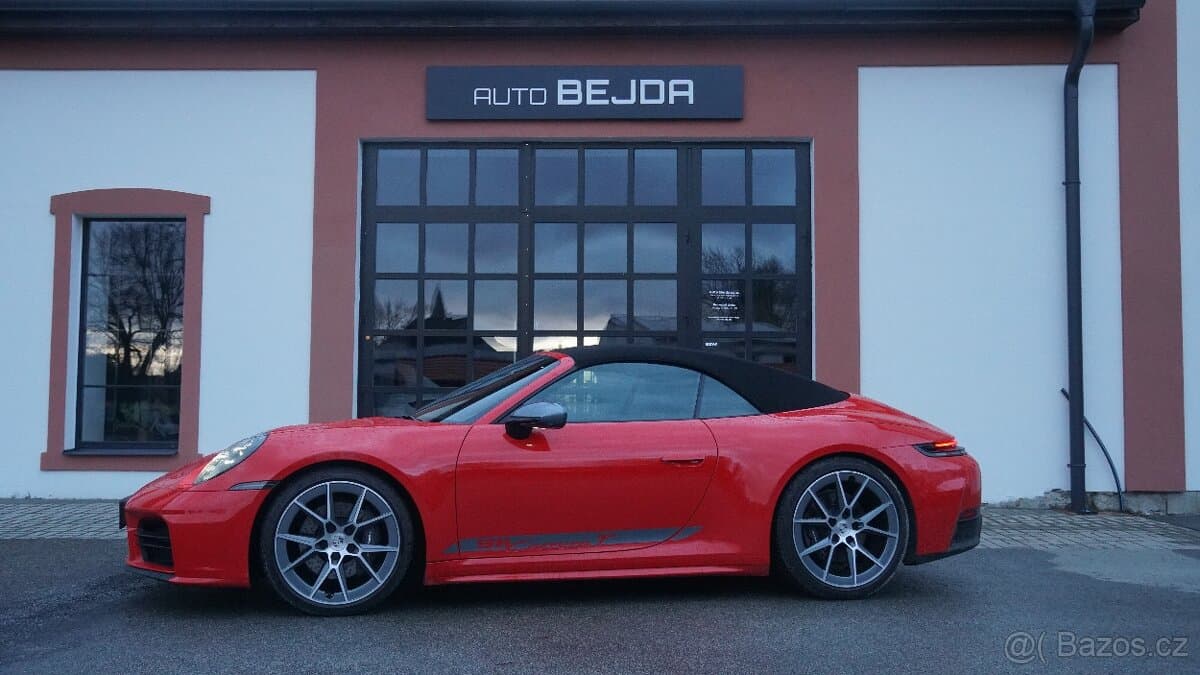 2025 Porsche 911 - 2