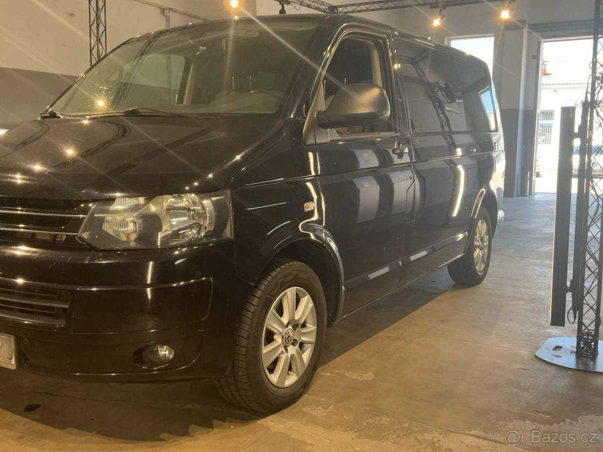 2011 Volkswagen MULTIVAN - 2