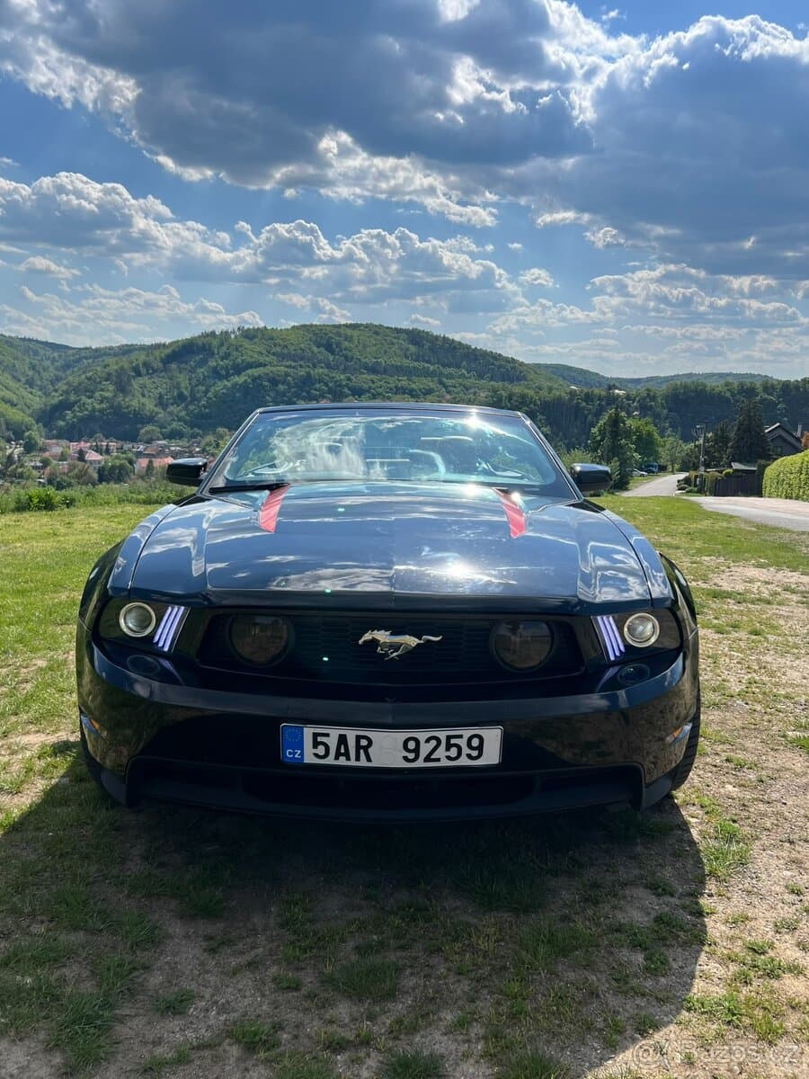 2012 Ford MUSTANG - 2