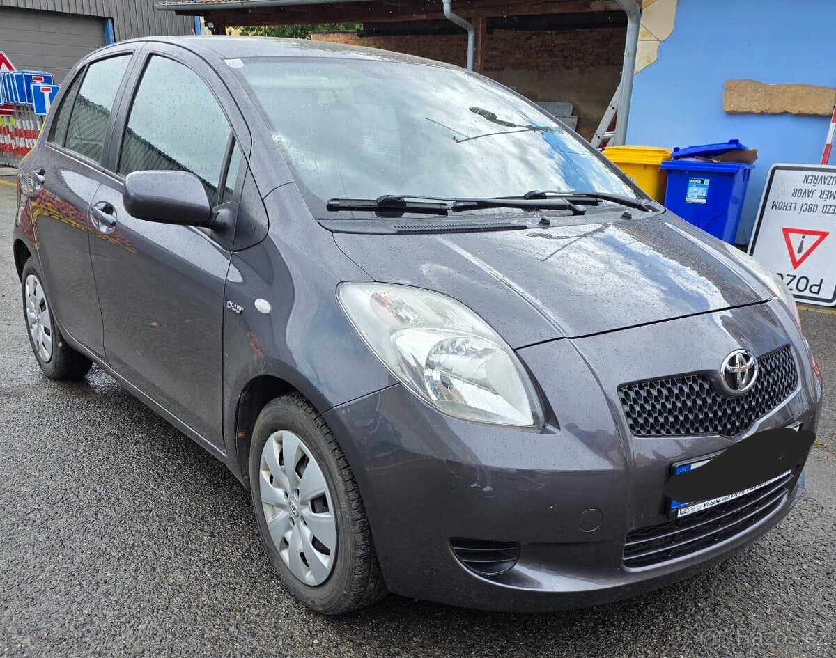 Toyota YARIS - 2