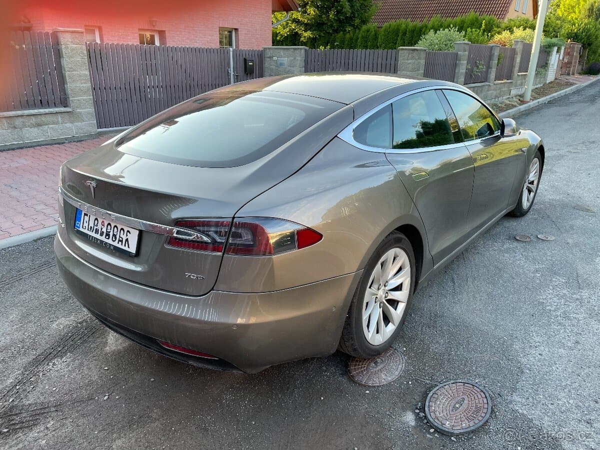 2016 Tesla MODEL S - 2