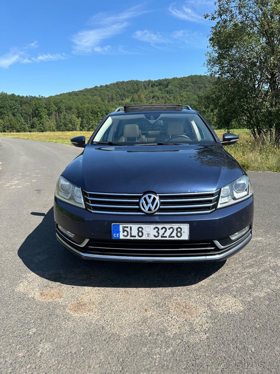 2011 Volkswagen PASSAT - 2