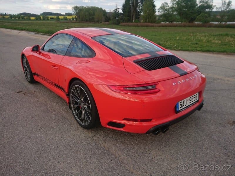 2016 Porsche 911 - 2