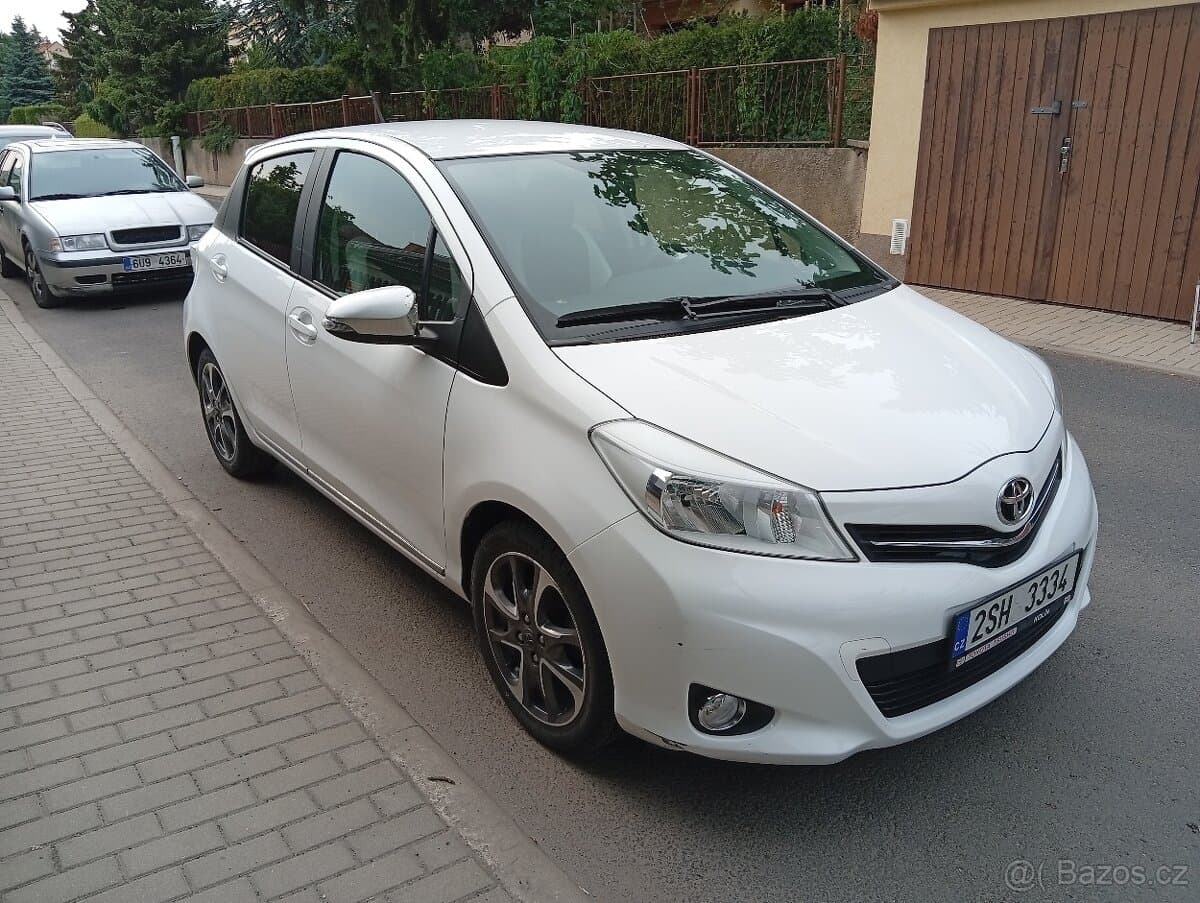 2013 Toyota YARIS - 2