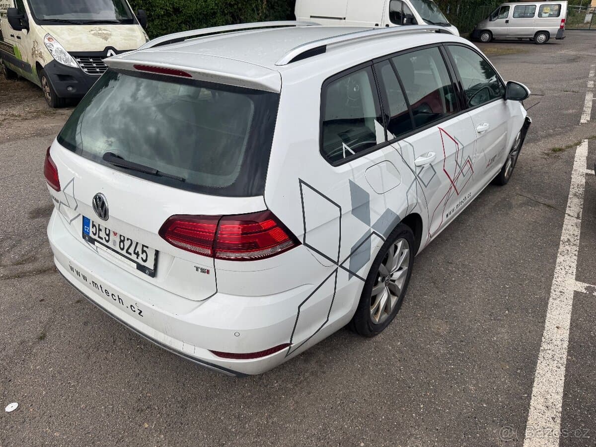 Volkswagen GOLF - 2