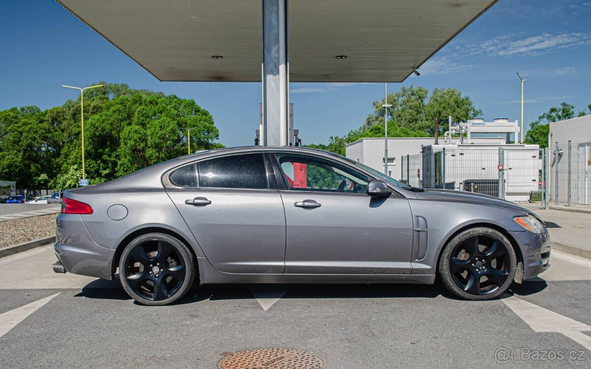 2008 Jaguar XF - 2