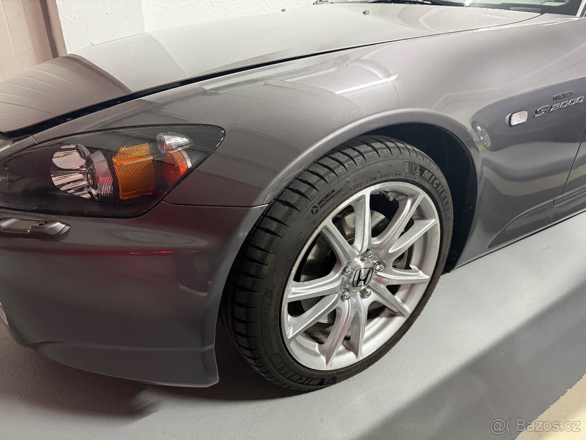 2004 Honda S2000 - 2