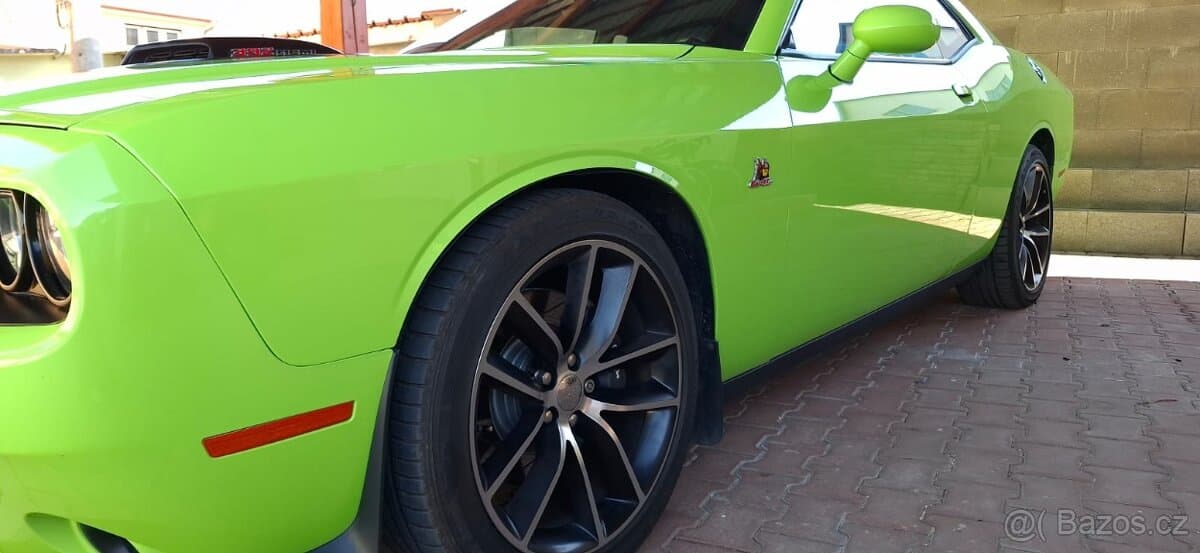 2015 Dodge CHALLENGER - 2