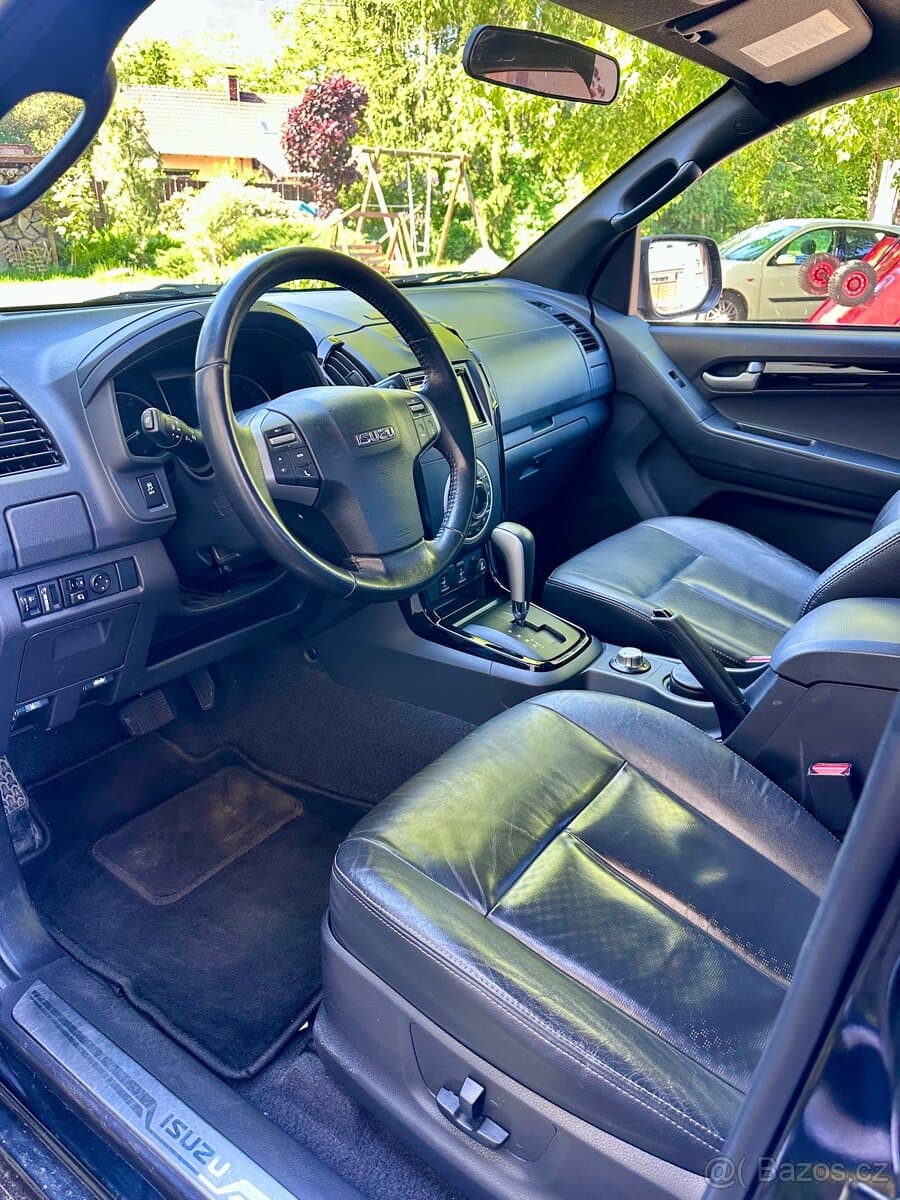 2017 Isuzu D-MAX - 2