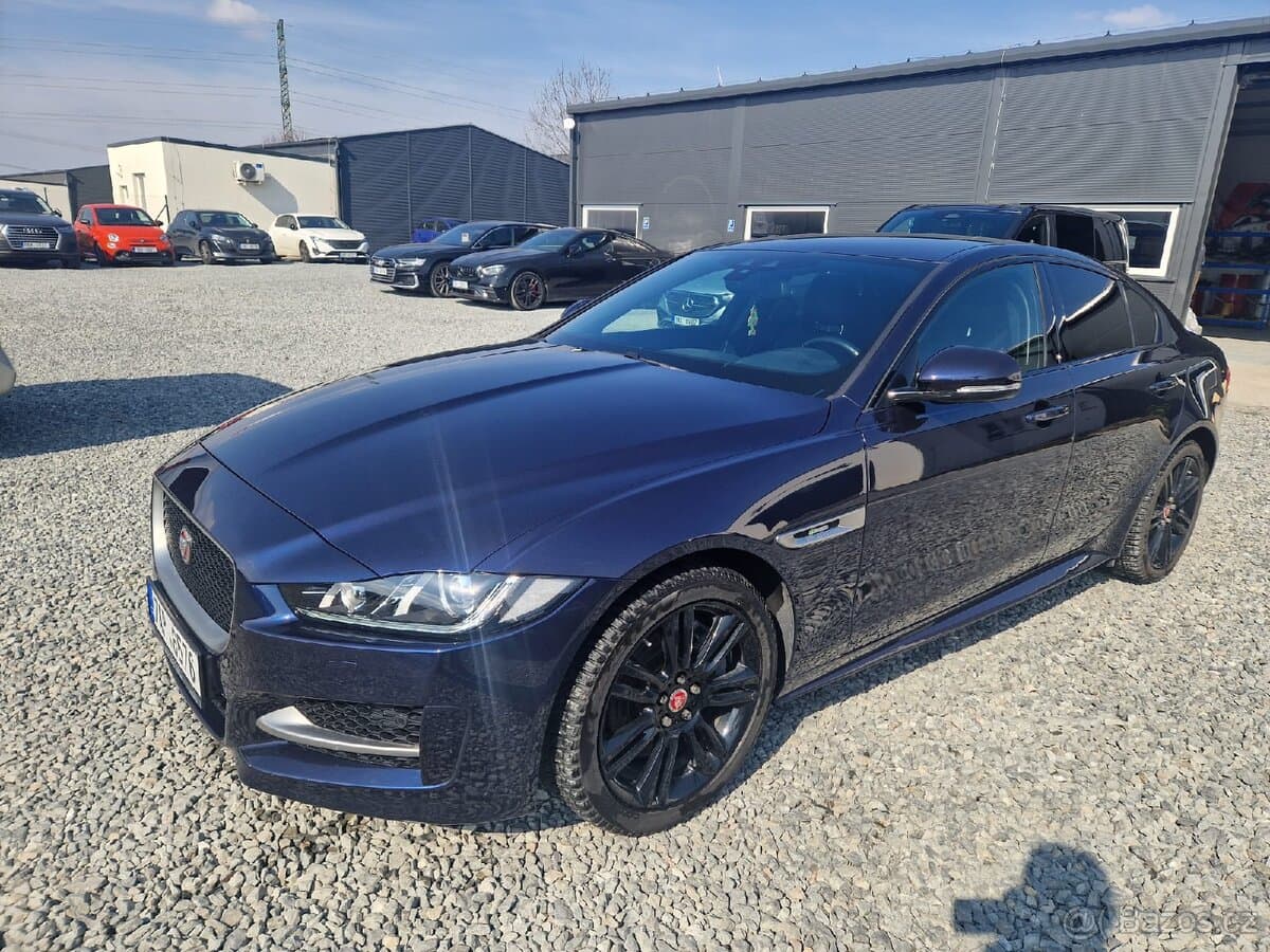 2019 Jaguar XE - 2