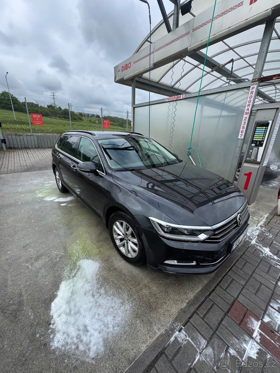 2018 Volkswagen PASSAT - 2