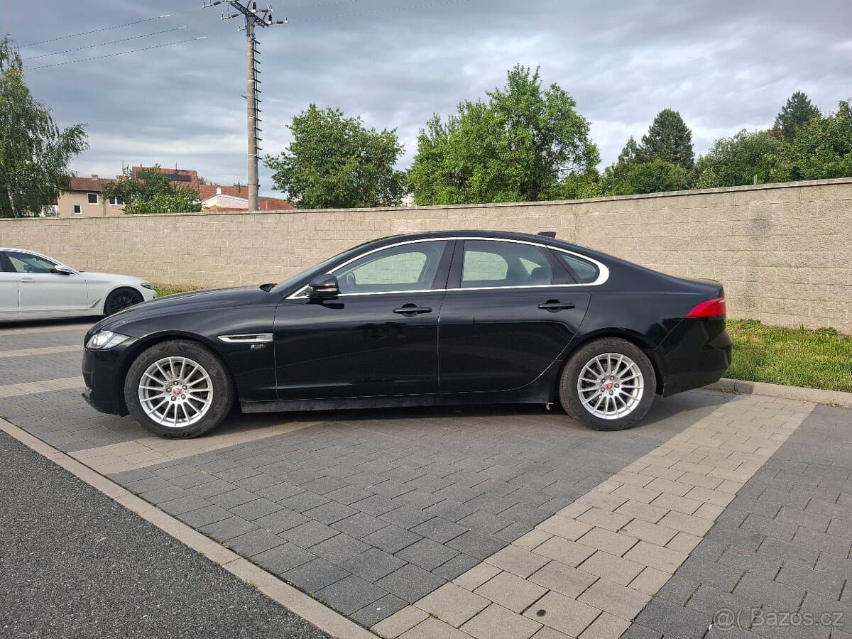 2016 Jaguar XF - 2