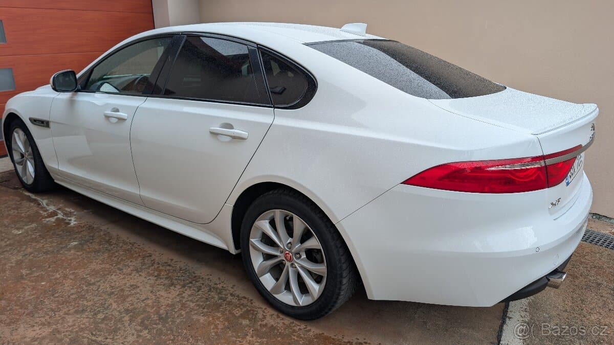 2017 Jaguar XF - 2