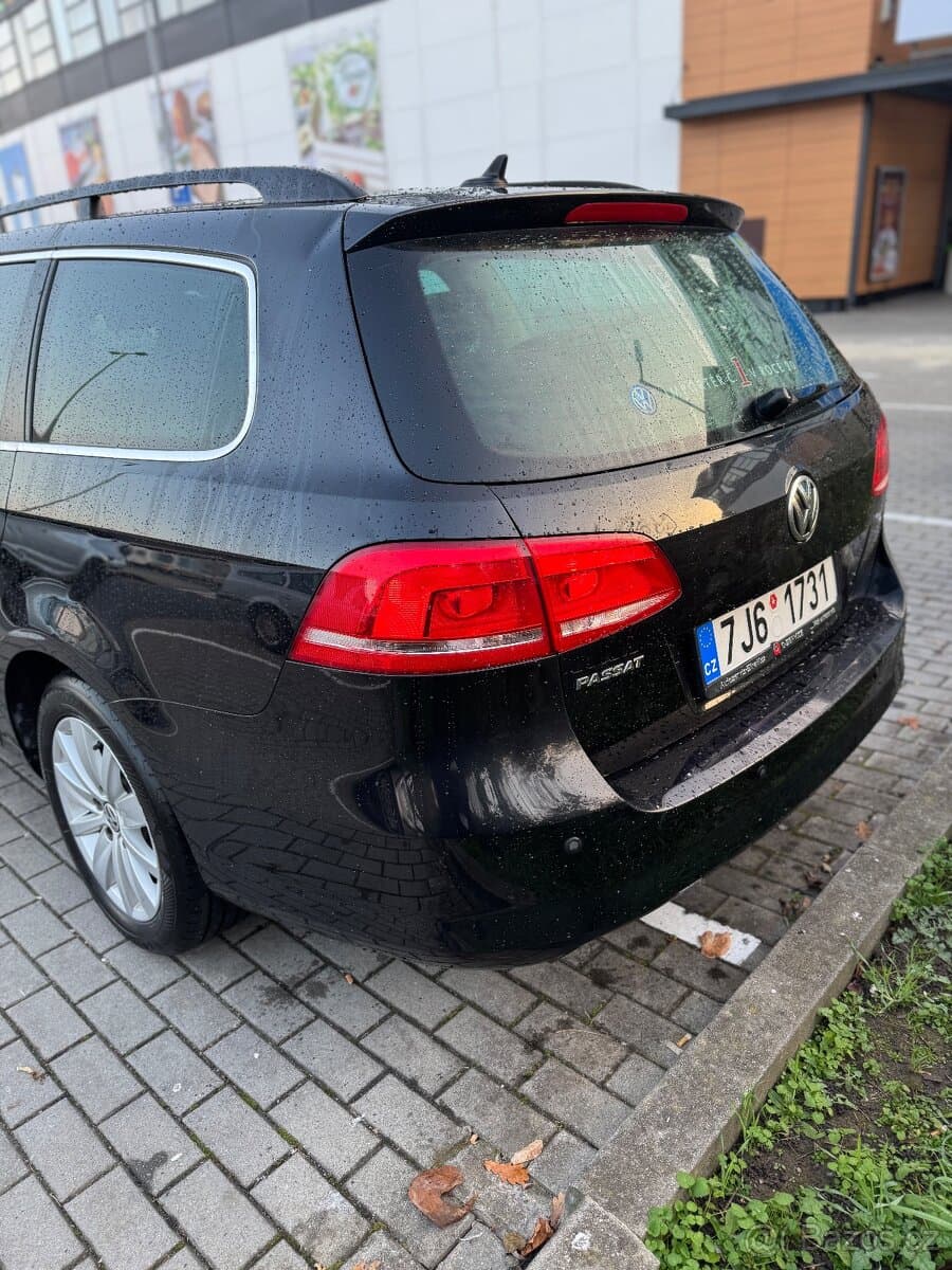 2013 Volkswagen PASSAT - 2