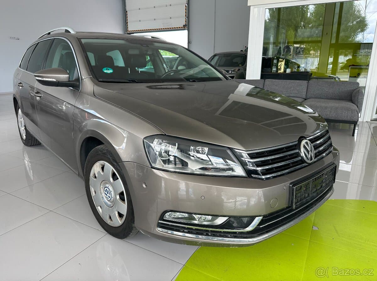 2011 Volkswagen PASSAT - 2