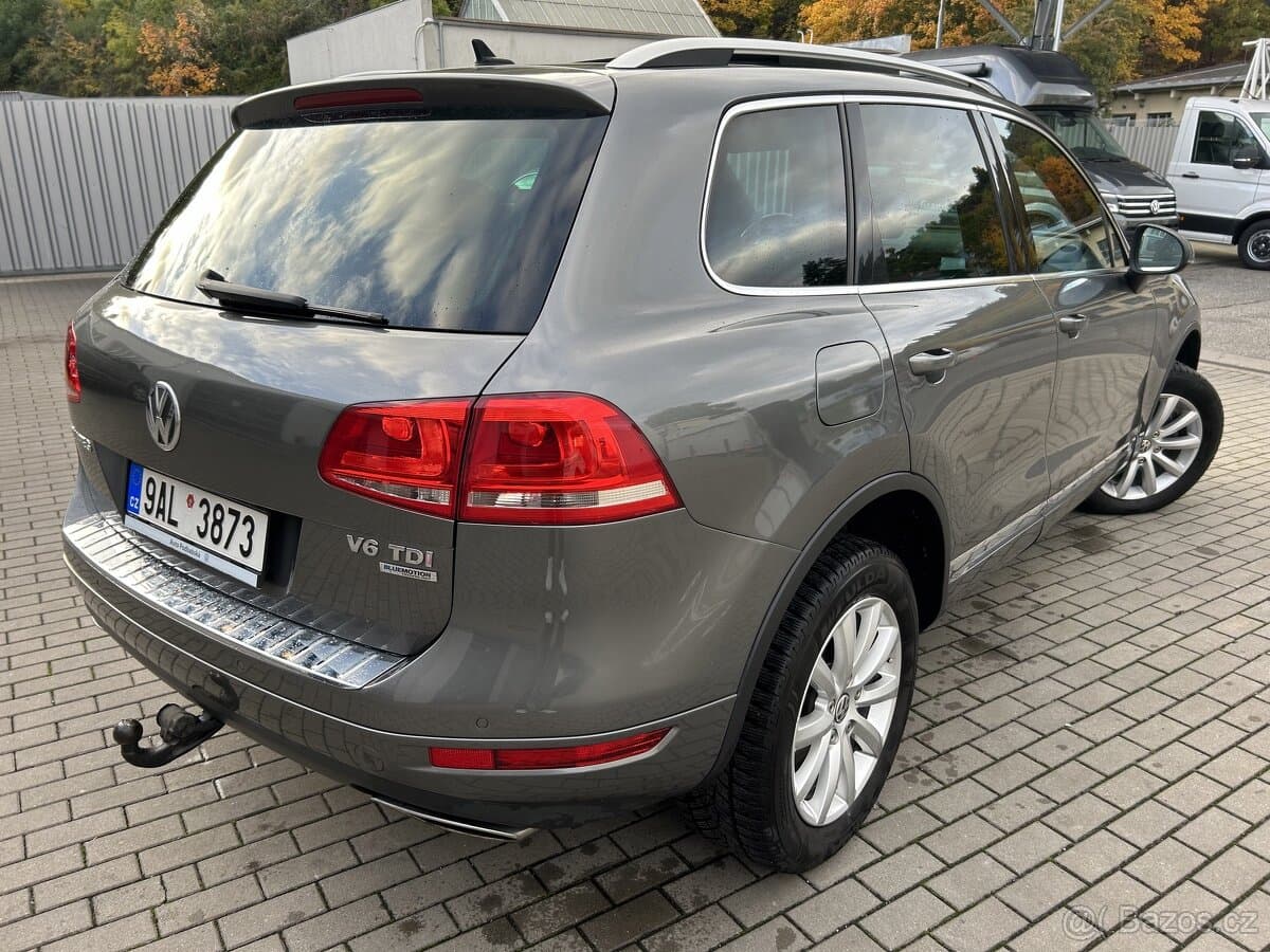 2013 Volkswagen TOUAREG - 2