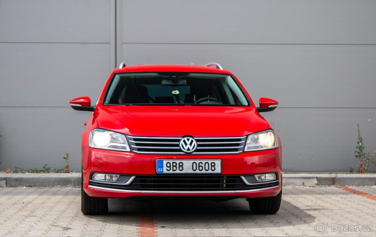 2011 Volkswagen PASSAT - 2