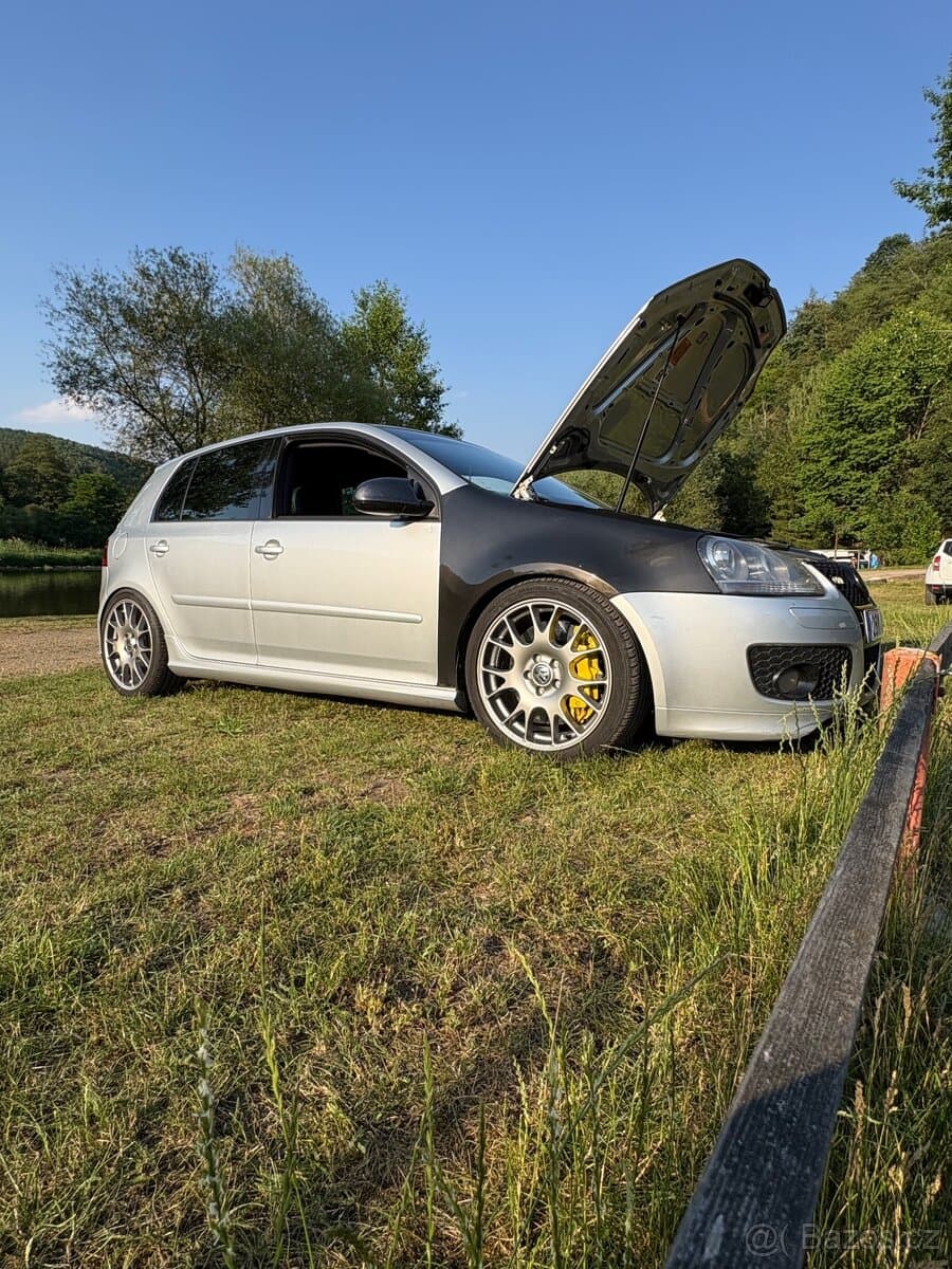Volkswagen GOLF - 2