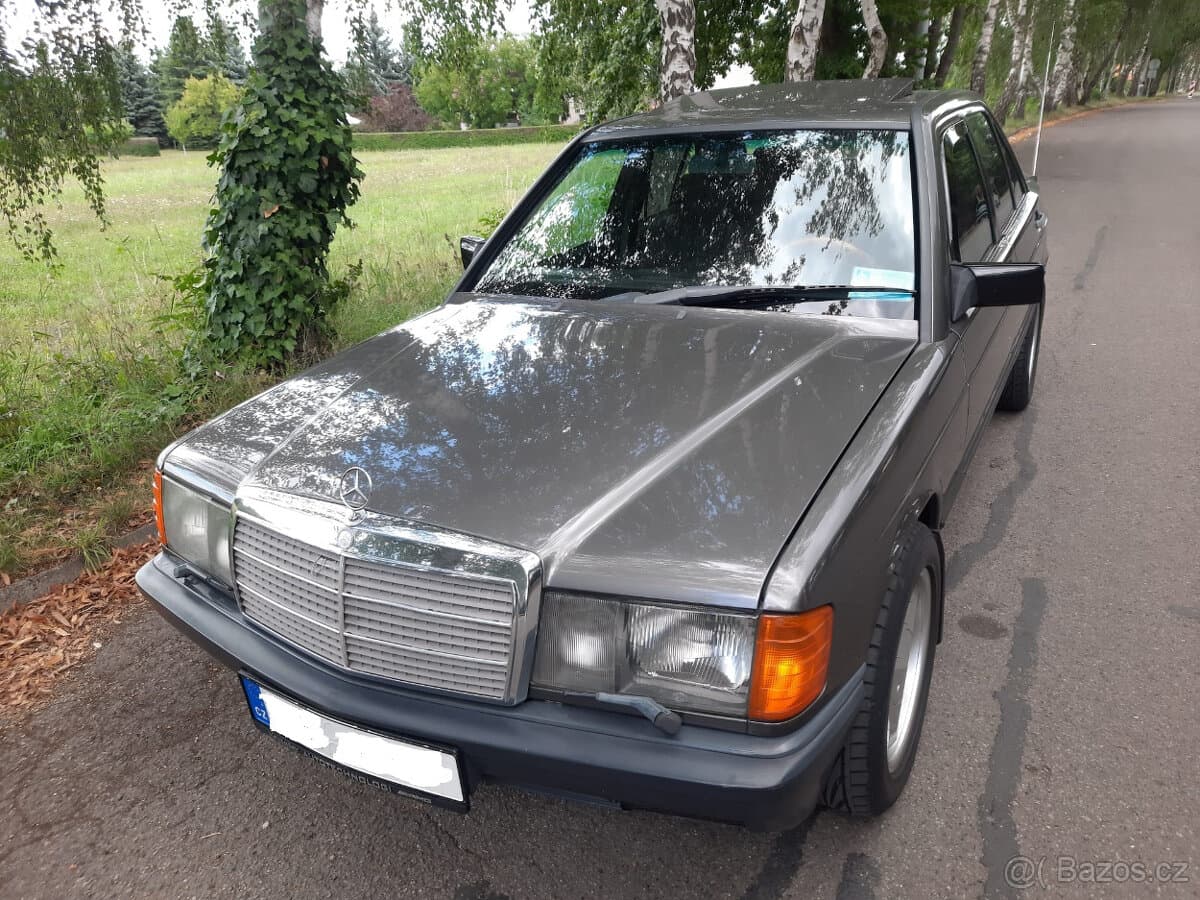 1984 Mercedes-Benz 190 - 2