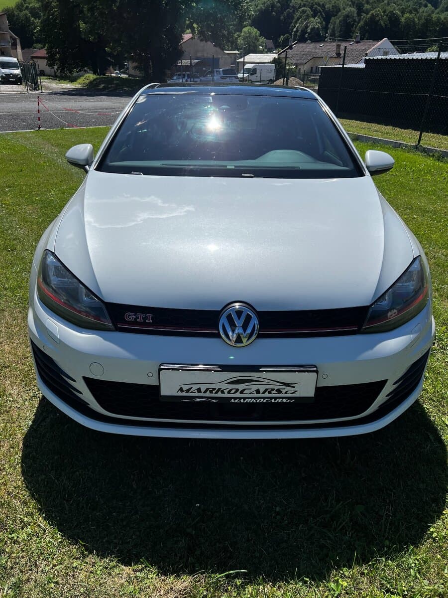 2014 Volkswagen GOLF - 2