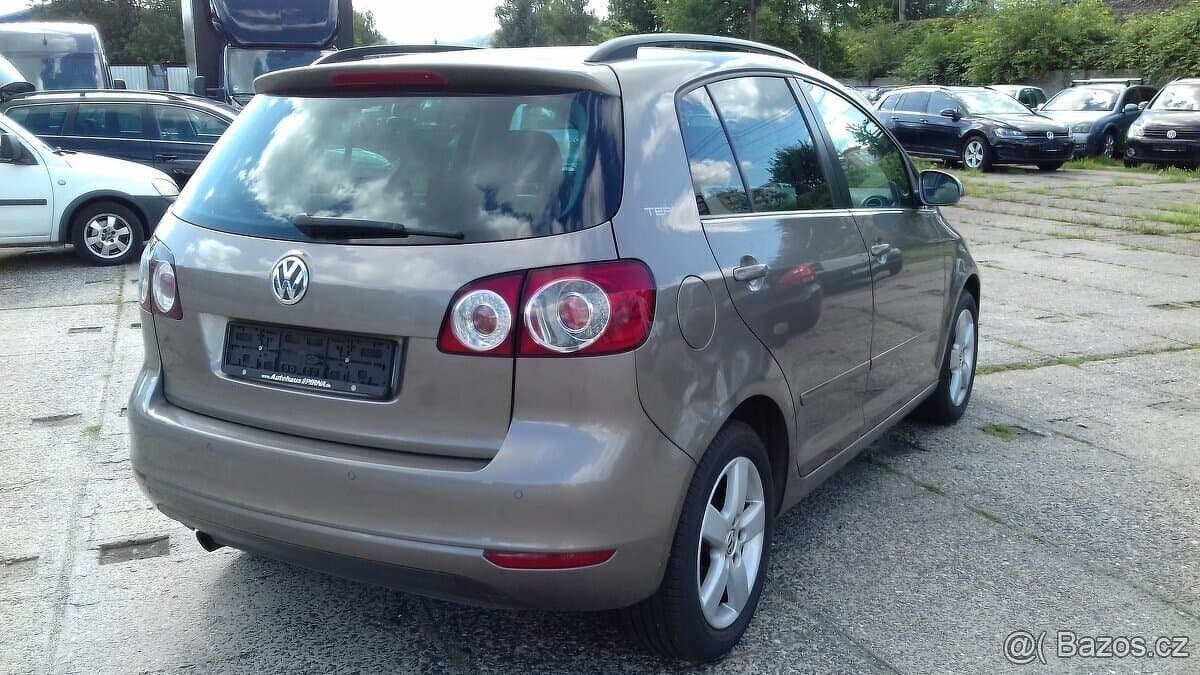 2011 Volkswagen GOLF - 2
